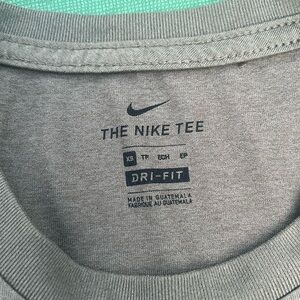 “The Nike Tee” Dri-Fit- dark green